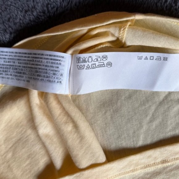 2/$28 Hollister Yellow T-shirt Flower Ladies Size S - Picture 6 of 9